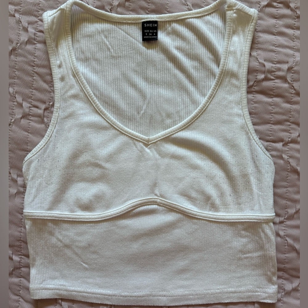 SHEIN Cream Tank Top with Line Detailing.